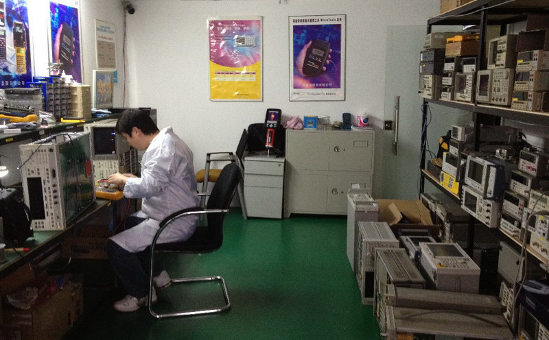 仪表工在修理仪表-http://www.jczxnmz.cn/tech/1228.html 仪表工在修理仪表-http://www.jczxnmz.cn/tech/1228.html