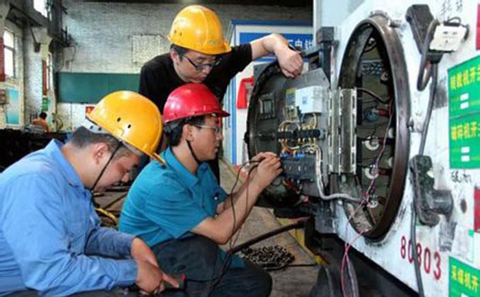 仪表大拿在带电修理仪表-http://www.jczxnmz.cn/tech/1230.html 仪表大拿在带电修理仪表-http://www.jczxnmz.cn/tech/1230.html
